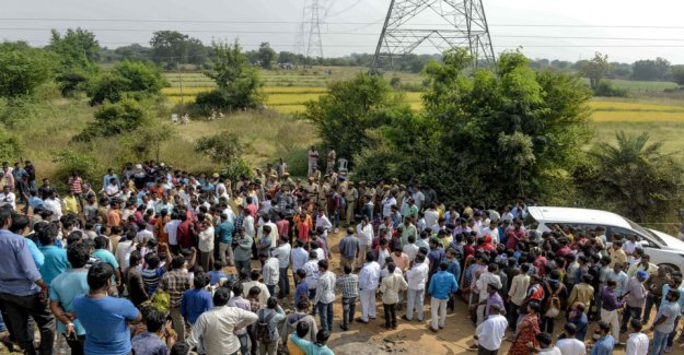Indian police kill four men suspected of killing and rape