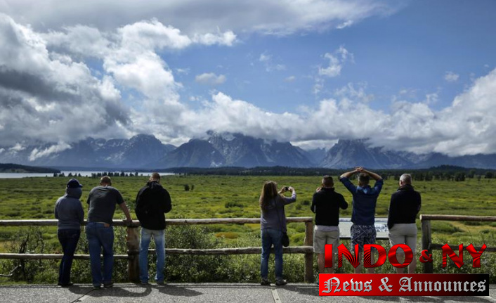 Grand Teton joins Yellowstone in breaking tourism records