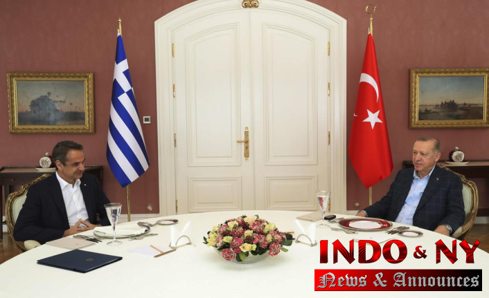 Rare meeting between leaders of Greece and Turkey: Talks held