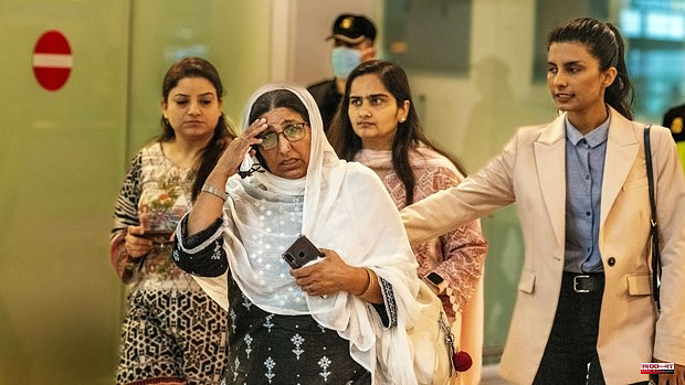 The mother of the young women murdered in Pakistan arrives in Barcelona