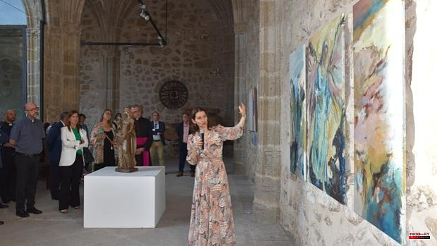 The exhibition 'Ella', dedicated to the Virgin, opens in the cloister of La Colegial de Talavera