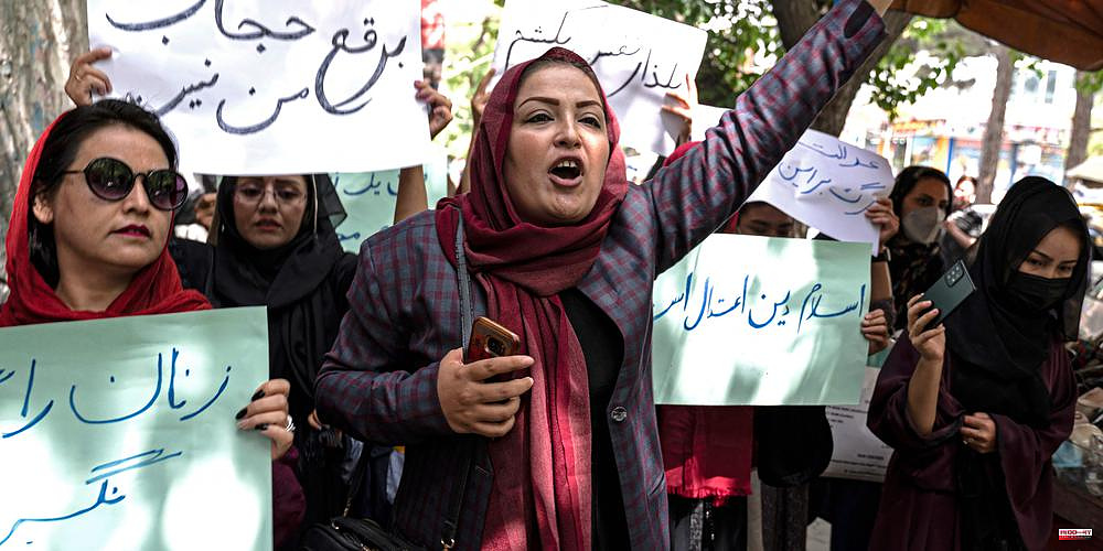 Afghanistan: Twenty women protest in Kabul to demand their rights
