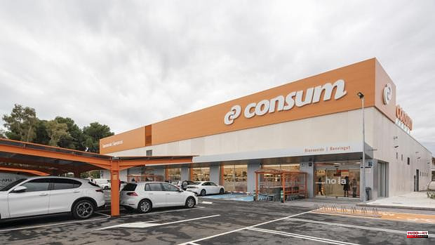 Consum reduces the working week by one day in another hundred supermarkets