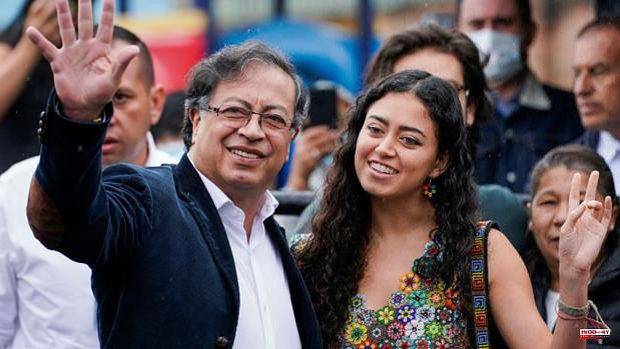 Colombia votes calmly in historic elections