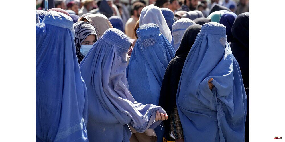 Afghanistan. Twenty women protest in Kabul in support of their rights
