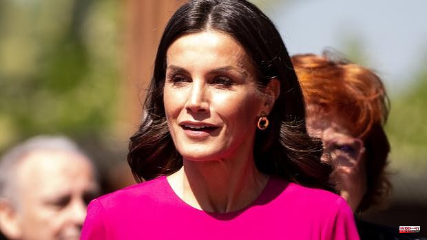 Queen Letizia surprises with the 'cut-out', the most daring trend in her wardrobe