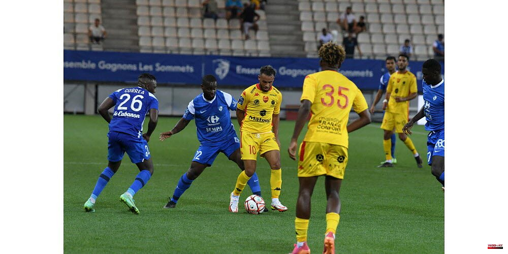 Ligue 2/National playoffs. Winner of Villefranche-Beaujolais, Quevilly-Rouen remains in Ligue 2
