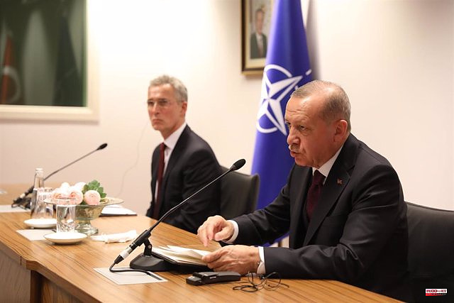 Finland, Sweden and NATO try to appease Erdogan with "security guarantees" so that he lifts his veto