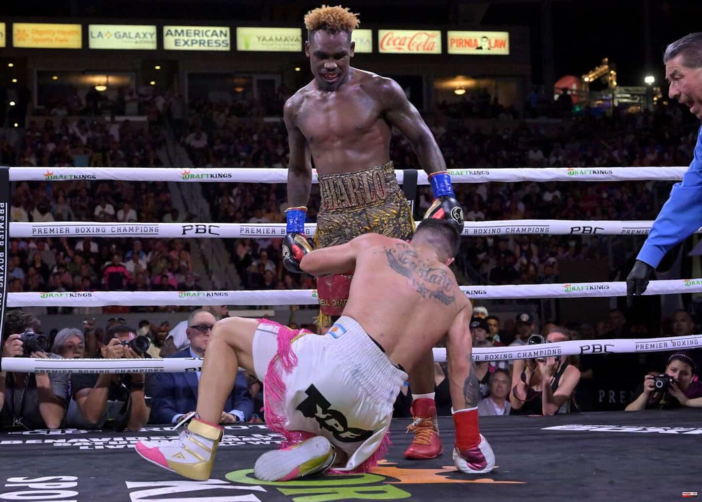 Boxing: Charlo beats Castano and unifies super-welterweight titles, a first