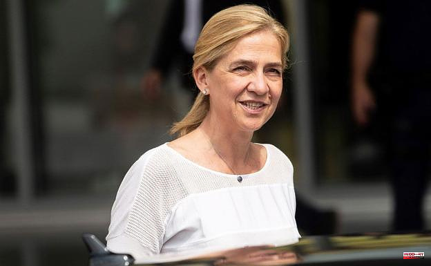 The Infanta Cristina recovers her smile away from Urdangarín