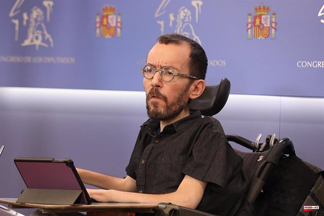 Echenique criticizes the "obscene" gala at the Royal Palace for the emir of Qatar, a "theocrat" who massacres rights