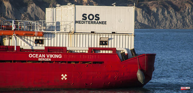 The Ocean Viking is looking for a safe Mediterranean port from which to embark with 296 migrants
