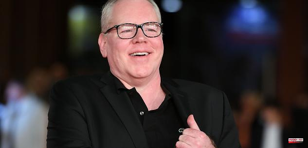 Bret Easton Ellis' new novel "The Shards" will soon be available. In a year
