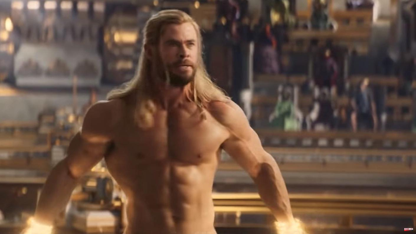 Thor – Love and Thunder: naked as a worm, Chris Hemsworth capsizes Zeus and all of Olympus