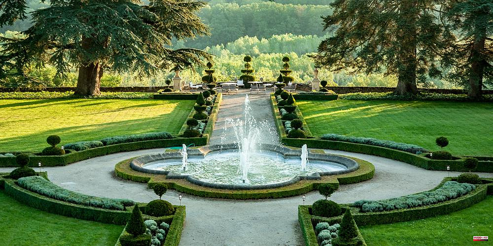 Veyrignac: Amazing tours of the castle gardens
