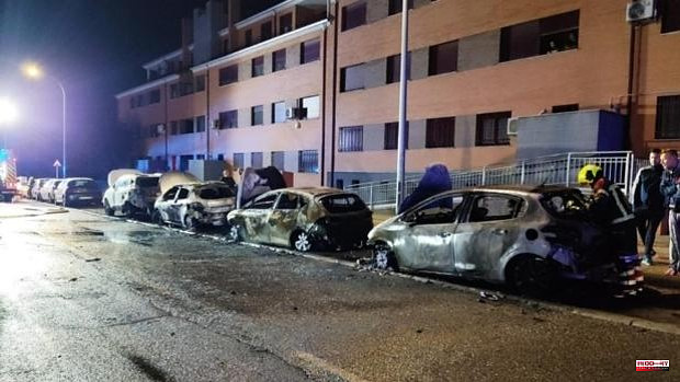 Four vehicles burned in the Señoría de Illescas urbanization this morning