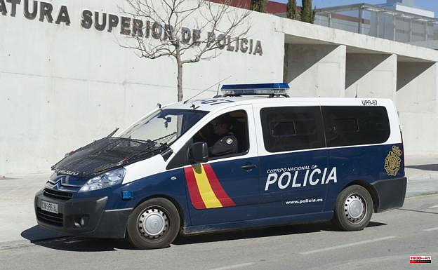 They look for traffic images in Granada of the car where the rapists were going