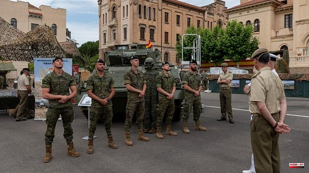 The Army opens the doors of the El Bruc barracks throughout the weekend