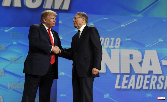 After school massacre, NRA holds big gun show in Texas