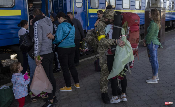 Russia seizes small cities to expand the east Ukraine war