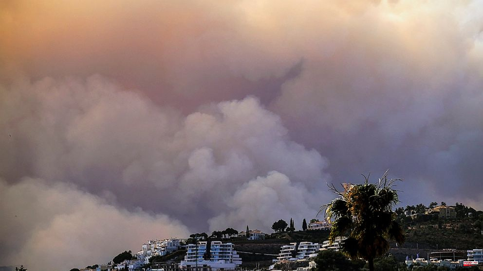 Officials say that the wildfires in southern Spain have stabilized
