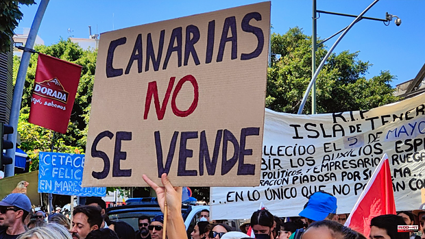 Tenerife mobilizes against "more cement" and the "urban collapse" of the island