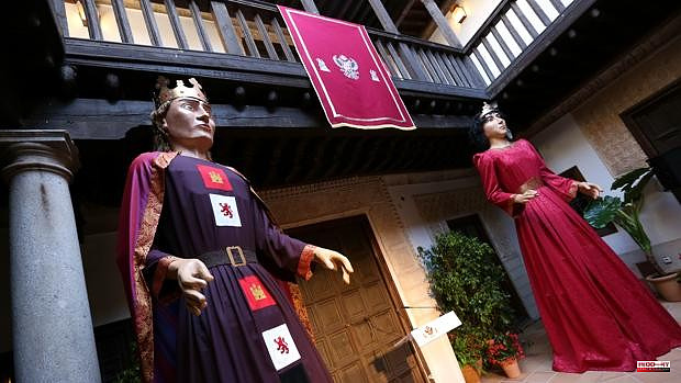 Toledo premieres this year two giants with the figures Alfonso X el Sabio and his wife, Violante de Aragón