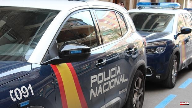 Arrested for stealing inside seven taxis and in a shop in the Valencian town of Burjassot