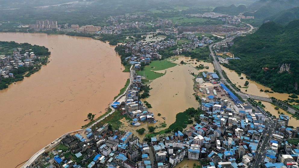 10 killed, 3 missing in central China flooding
