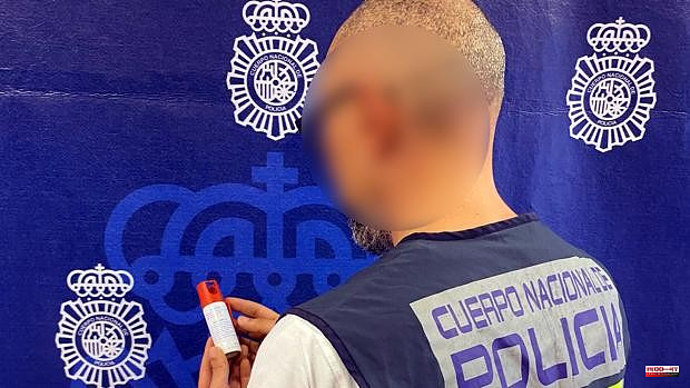 Three arrested for spraying a man with a spray to rob him at an ATM in Elche