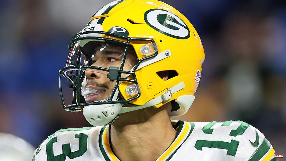 Packers receiver Allen Lazard signs a RFA tender, placing him under contract through 2022
