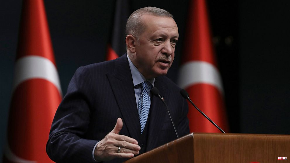 Turkey's Erdogan warns Greece about demilitarizing Aegean islands
