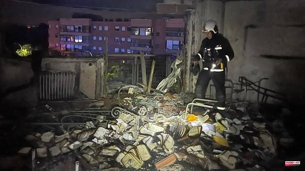 Eleven slightly intoxicated by smoke inhalation in a fire in a house in Torrejón de Ardoz