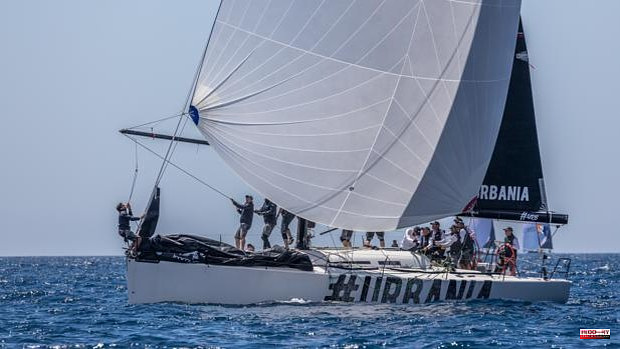 The "Urbania" begins the long regatta with the aim of world title