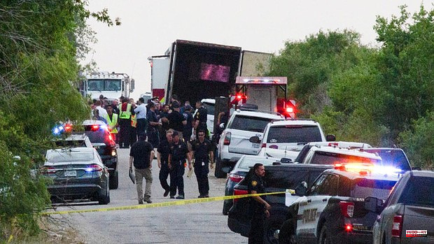 At least 46 immigrants found dead in an abandoned truck in Texas