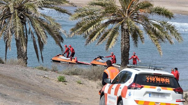 A child dies in the shipwreck of a boat in the waters of the Region of Murcia