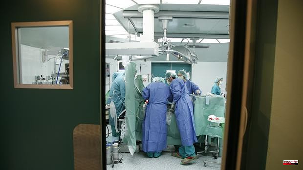 Agreement to open operating theaters in the afternoon and allocate 5 million euros to reduce waiting lists