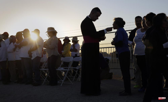 AP-NORC poll reveals the divide between lay Catholics, bishops