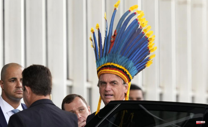 Bolsonaro uses medals to honor allies, his family, and himself