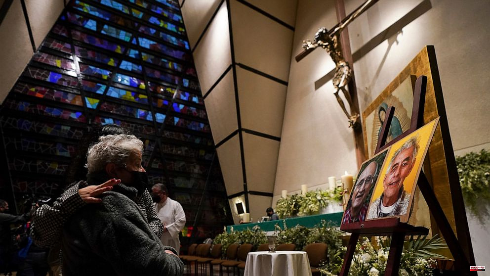 Mexican bishops will place photos of deceased priests in churches