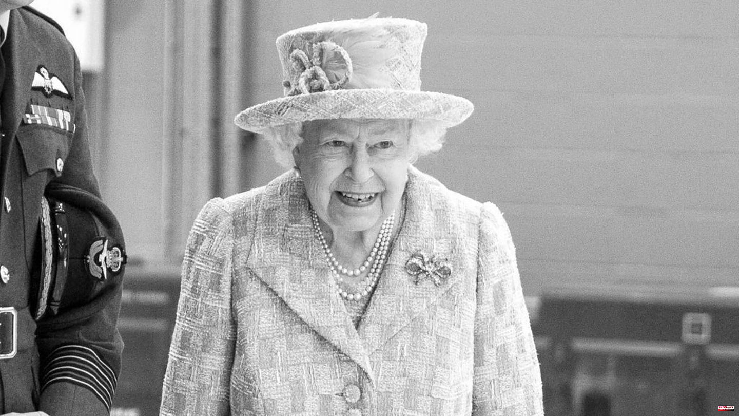 After the death of the Queen: Burberry and Raf Simons cancel fashion shows
