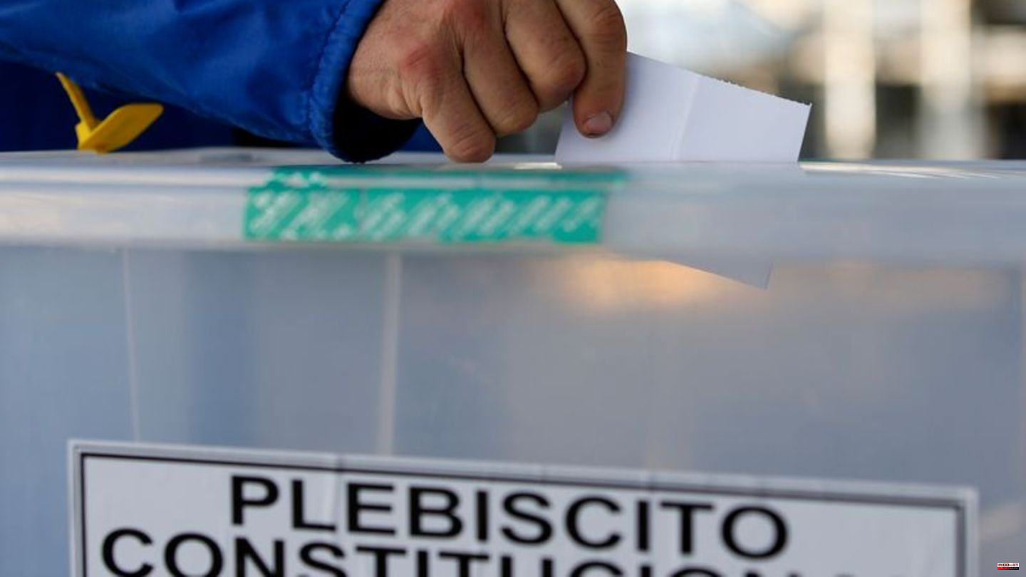 Referendum: Chileans reject new constitution with a large majority