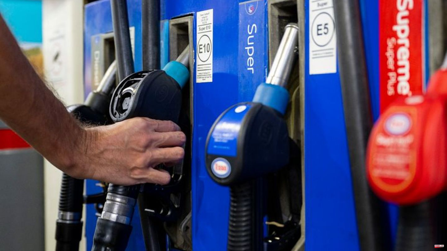 Fuel prices: Diesel could soon cost less than two euros again