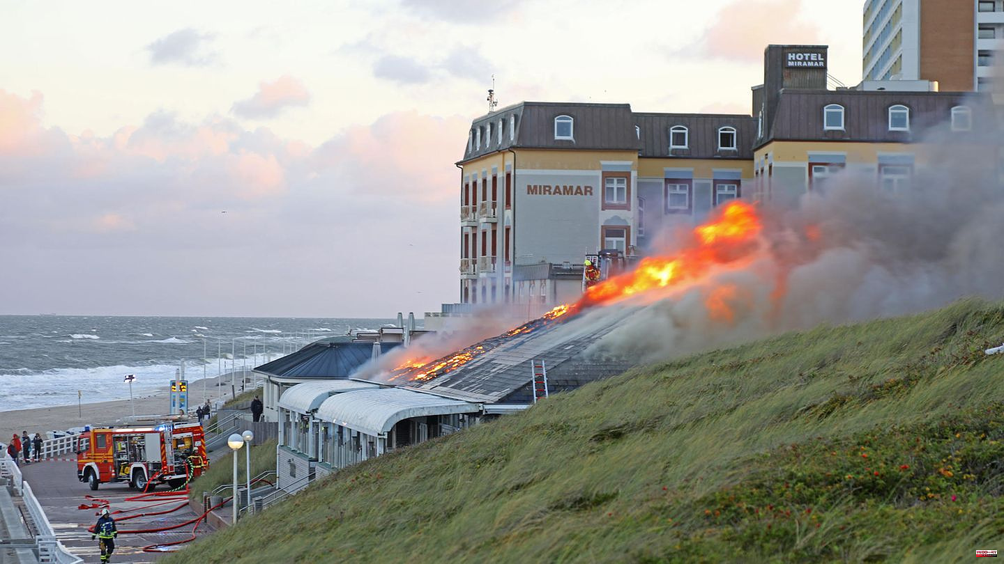 North Sea island of Sylt: fire on the beach promenade of Westerland: Restaurant "Badezeit" in ruins