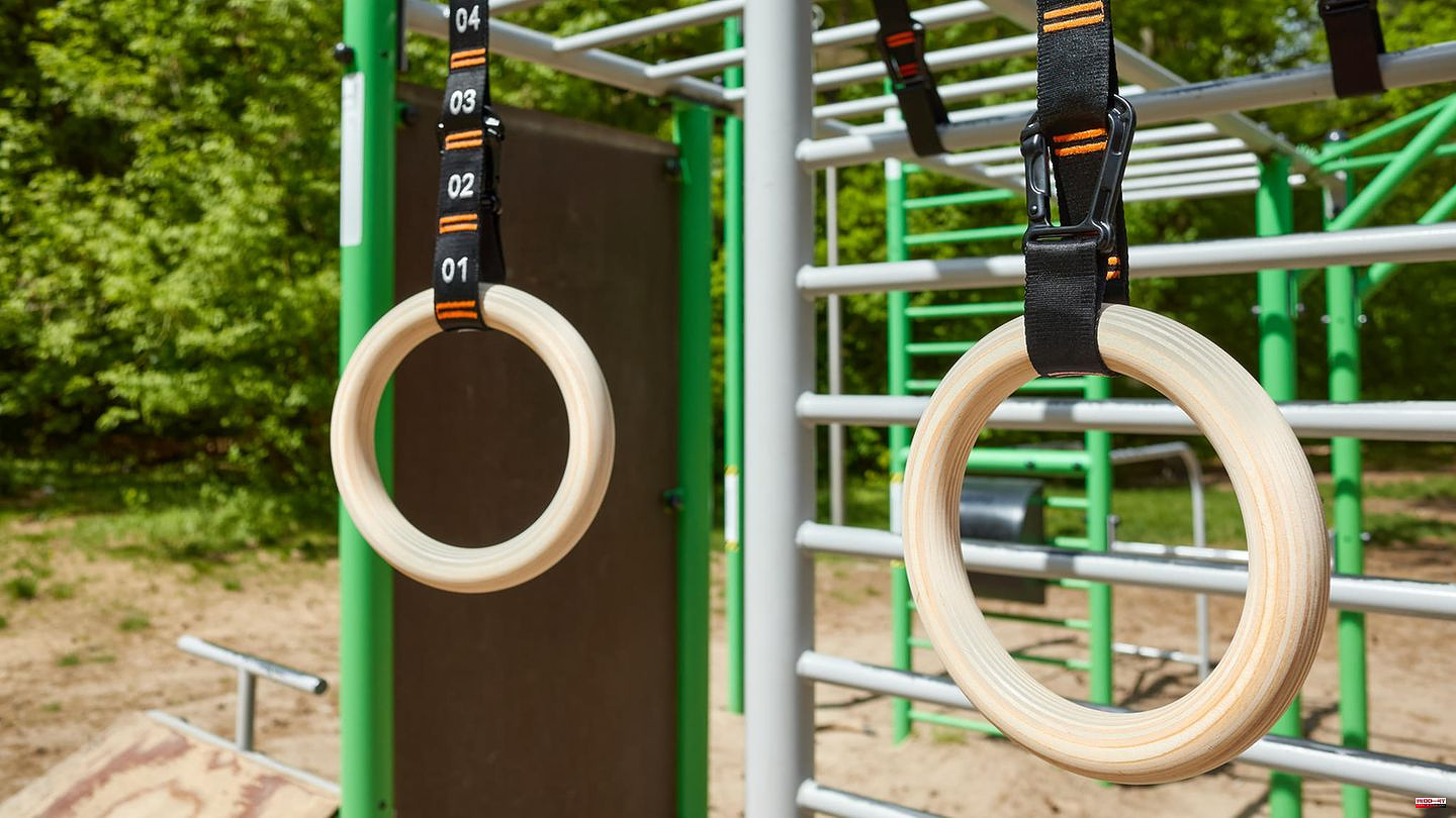 Fitness trend 2022: swinging, swinging, floating: how gymnastic rings make young and old fit