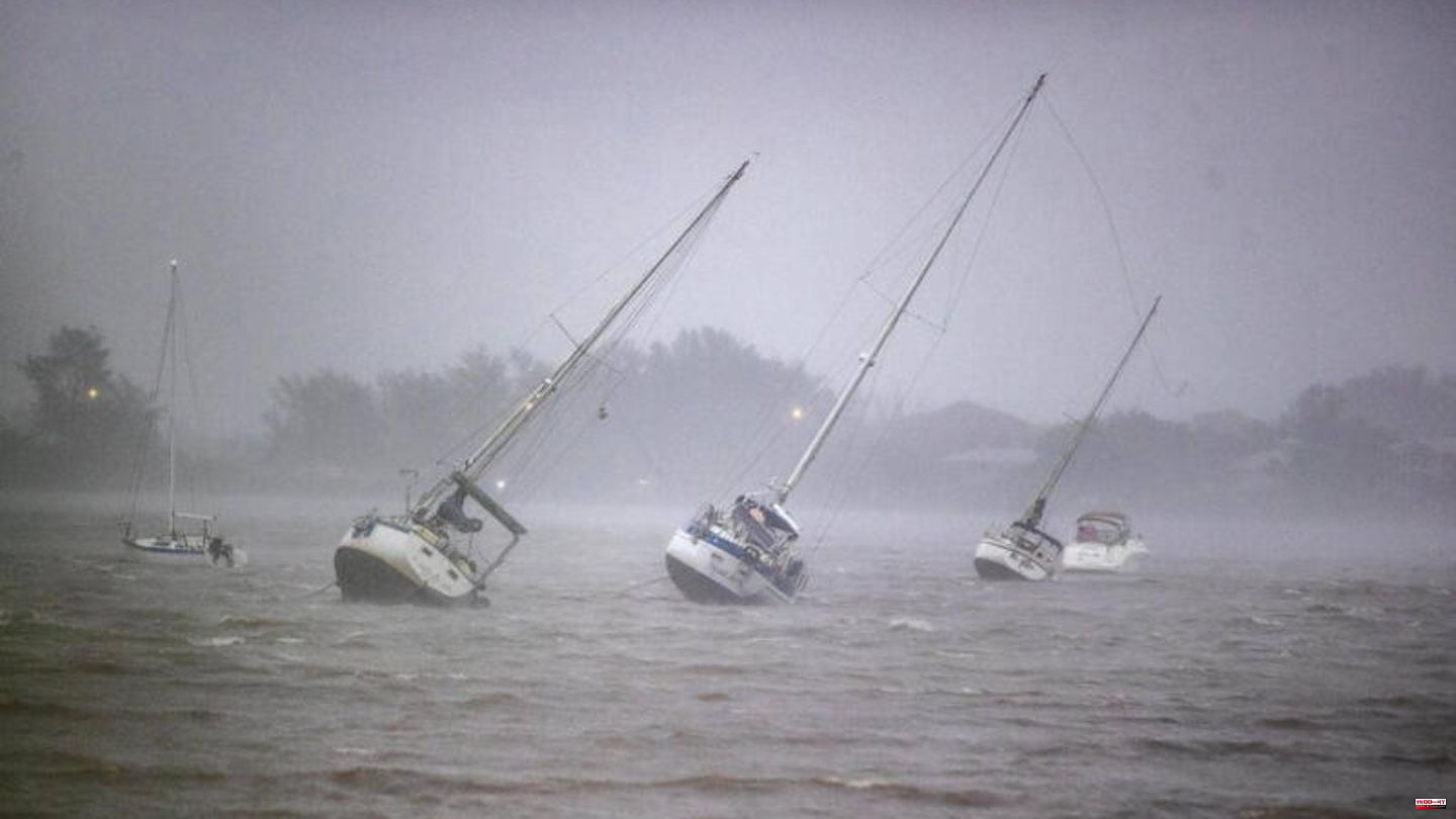 Four out of five hurricane: Winds of around 150 mph: Hurricane Ian hits Florida's west coast