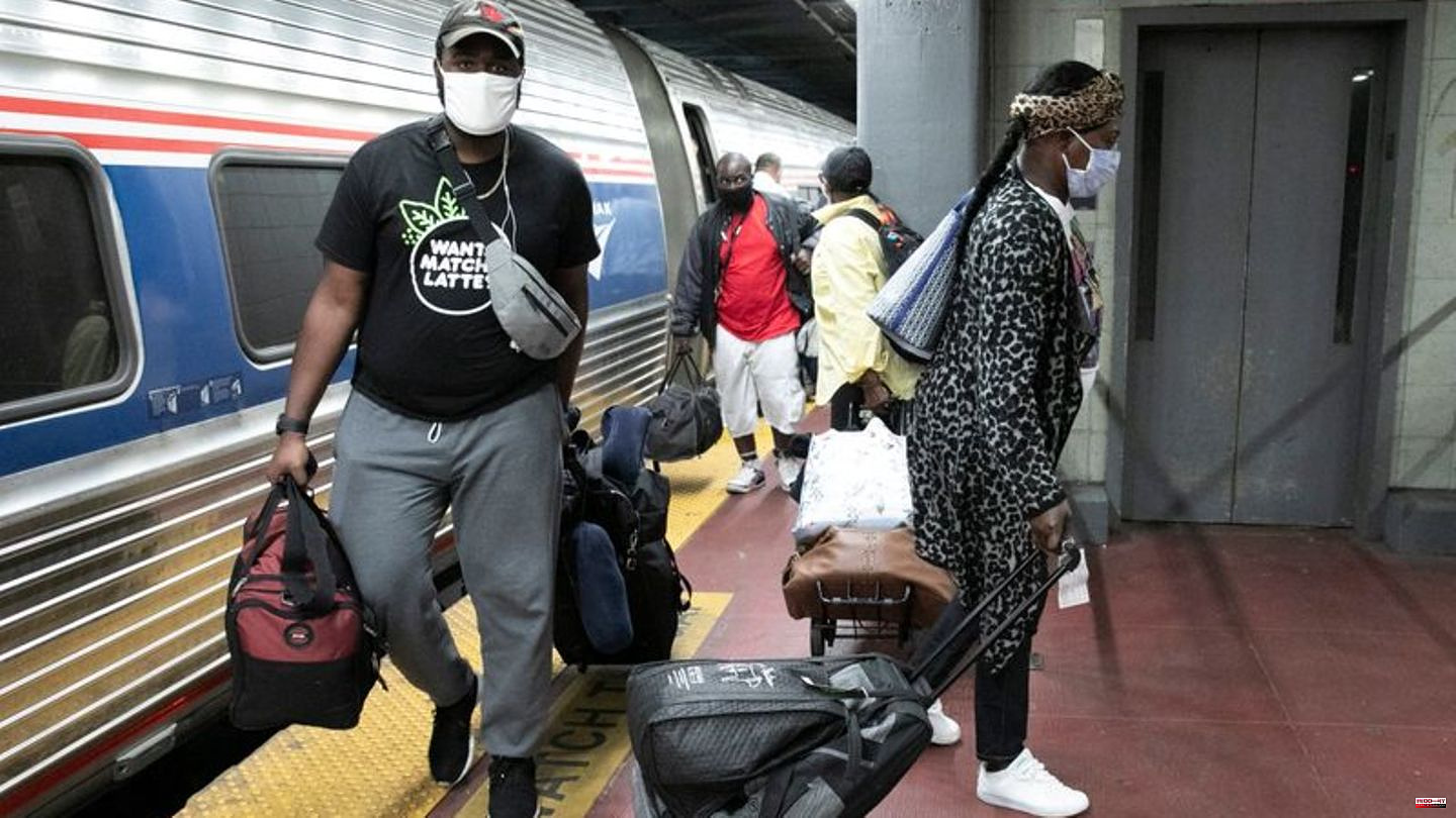 Society: Strike in US rail freight - passenger trains also affected