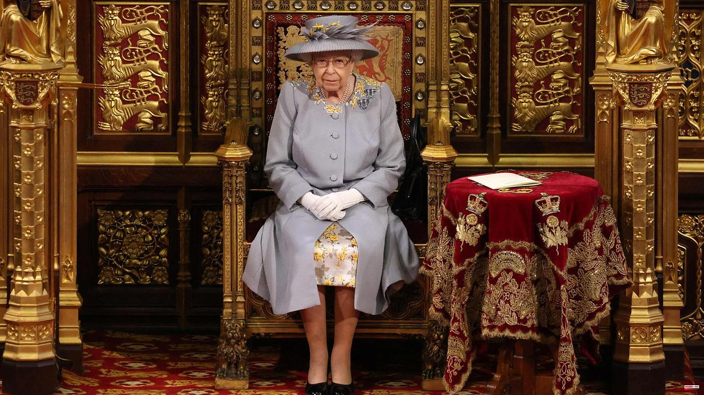 Elizabeth II: The UK mourns the loss of the Queen, Charles is King