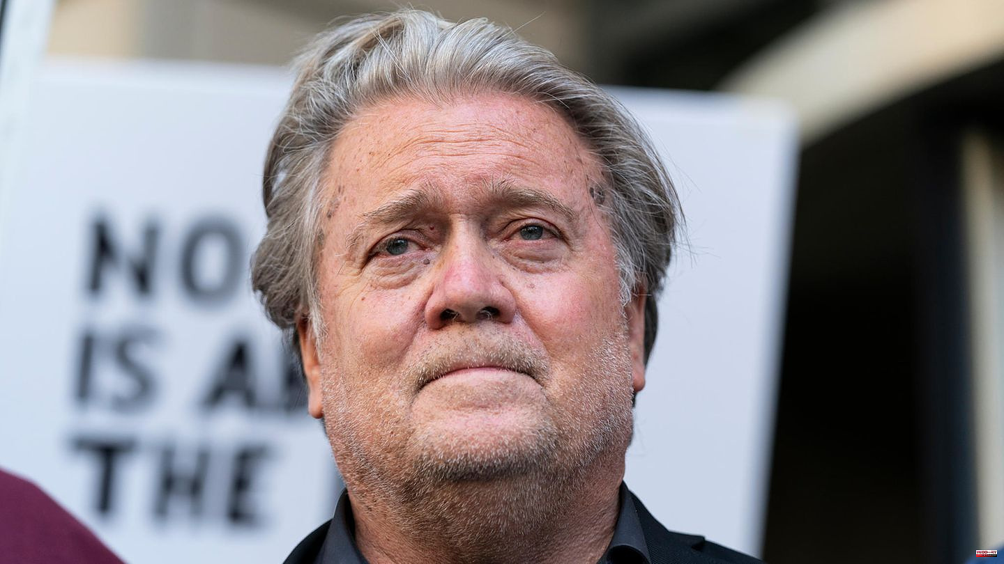 Fraud allegations: Former Trump chief strategist Steve Bannon before new charges: "They are following us all"