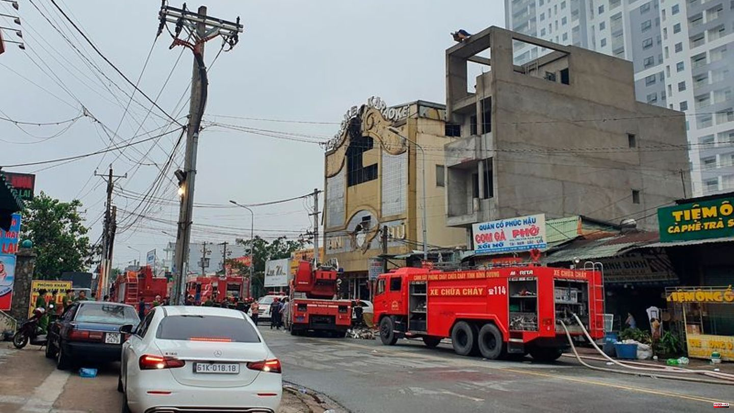Fires: At least 32 dead in Vietnamese karaoke bar fire